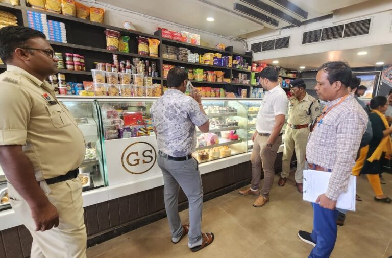 बसना सरायपाली : ढाबों में मिला दूषित बासी आटा,उपयोग रोटियां बनाने में मेडिकल स्टोर्स और पानी प्लांटों की भी जांच