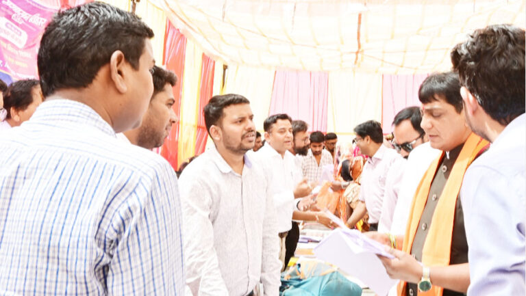 समाधान शिविर शासन और जनता के बीच संवाद स्थापित करने का माध्यम-विधायक सिन्हा