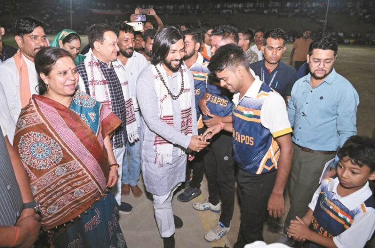 सपोस में आयोजित रात्रिकालीन क्रिकेट टूर्नामेंट का फाइनल मैच और पुरस्कार वितरण समारोह संपन्न