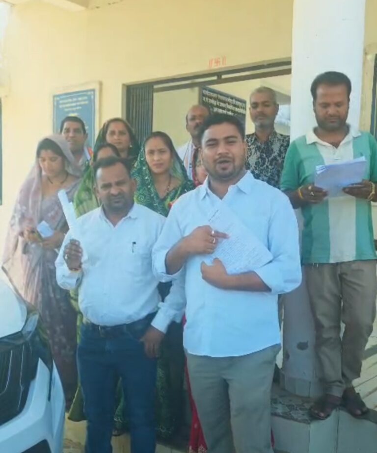आरक्षण के नाम पर राजनीति बर्दाश्त नहीं : समोदा नगर पंचायत में कांग्रेस पार्षदों का हंगामा, महिला आरक्षण प्रस्ताव का विरोध