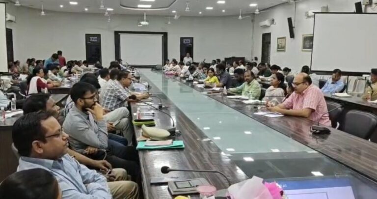 CG NEWS: मुख्यमंत्री हेल्पलाइन 1076 प्रभावी संचालन को लेकर जिला एवं विकासखंड स्तरीय अधिकारियों का एक दिवसीय प्रशिक्षण कार्यक्रम आयोजित