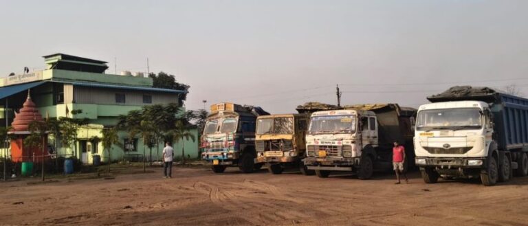 CG NEWS: खनिज विभाग की कार्रवाई, अवैध रेत-गिट्टी परिवहन में 5 भारी वाहन जब्त