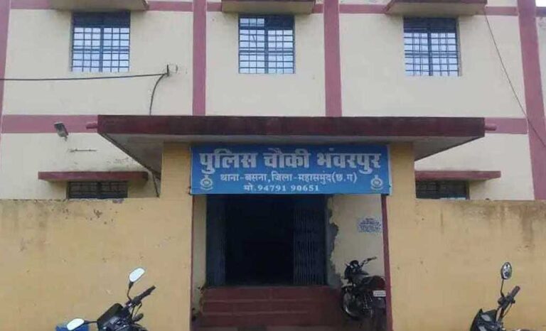 भंवरपुर पुलिस की बड़ी कार्रवाई: घर की बाड़ी में छिपाई गई अवैध महुआ शराब जब्त, युवती गिरफ्तार