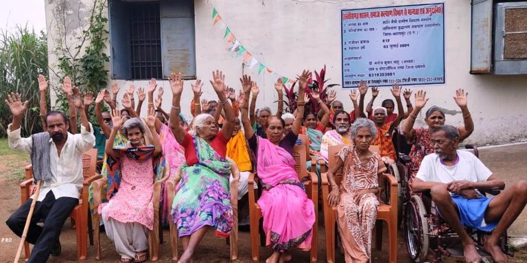 महासमुंद/आसियाना वृद्धाश्रम में वरिष्ठजन, सम्मान एवं खुशहाली के साथ बिता रहे हैं जीवन