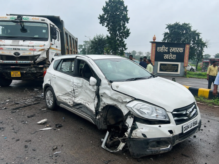 महासमुंद में ट्रक की टक्कर से कार सवार छह लोग घायल, दो रायपुर रेफर