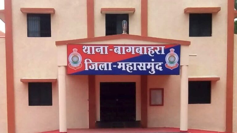 महासमुंद/बागबाहरा। ढाबे के सामने से आरक्षक की स्कूटी चोरी, डिक्की में रखी थी वर्दी और जरूरी दस्तावेज