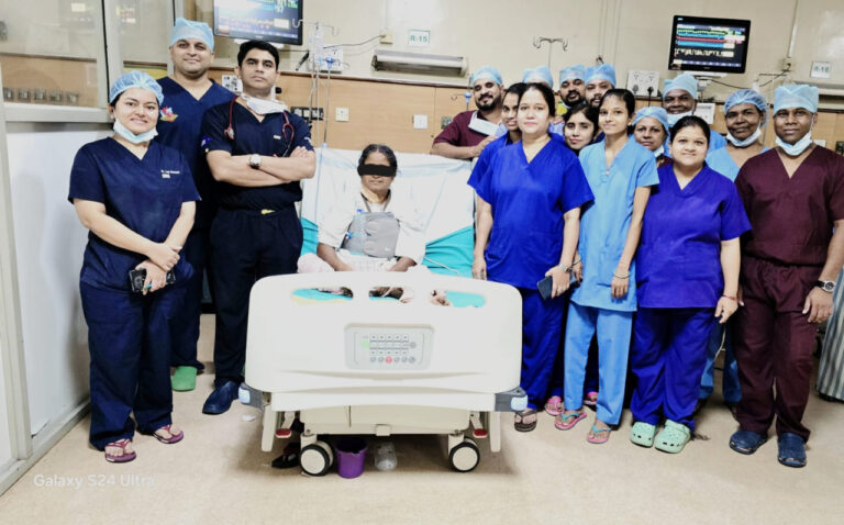 रायपुर, बिहार की 48 वर्षीय महिला की अम्बेडकर अस्पताल में सफल बाईपास सर्जरी