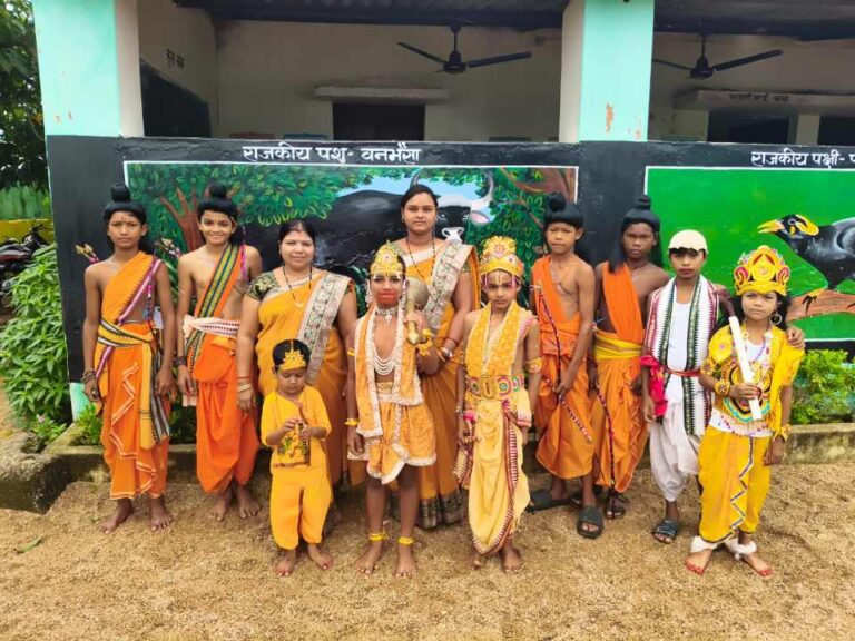 बसना/ सरस्वती शिशु मंदिर रसोड़ा में धूमधाम से मनाई गई जन्माष्टमी, मटका फोड़ व राधा-कृष्ण सजाओ प्रतियोगिता में दिखा उत्साह