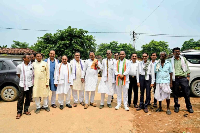 बसना/ बम्हनी में नुवाखाई सम्मेलन में उमड़ा कोलता समाज का जनसैलाब, मोक्ष प्रधान की मौजूदगी में उत्कृष्ट प्रतिभाओं का सम्मान